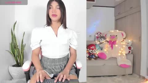 Snapshot of your_favorite_doll_ chatting on 09/11/25, 10:54 Eliza online show from 09/11/25, 10:54