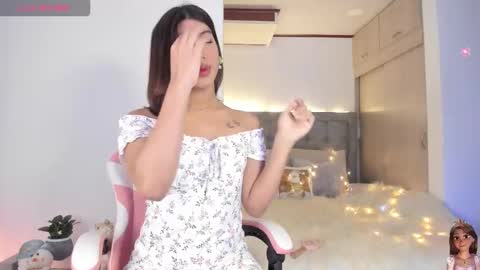 Snapshot of your_favorite_doll_ chatting on 11/24/25, 11:37 Eliza online show from 11/24/25, 11:37