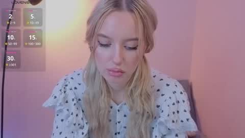 Snapshot of your_fucking_babby chatting on 10/18/25, 09:15 Olivia online show from 10/18/25, 09:15