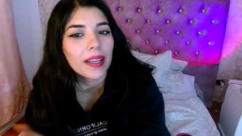 Snapshot of your_girl_of_dreams chatting on 11/15/25, 01:58 Natt online show from 11/15/25, 01:58