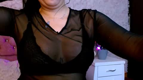 Snapshot of your_girl_of_dreams chatting on 11/28/25, 01:08 Natt online show from 11/28/25, 01:08