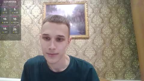 Snapshot of your_honeyy chatting on 10/27/25, 08:40 Mark online show from 10/27/25, 08:40