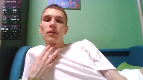 Snapshot of your_honeyy chatting on 11/25/25, 05:46 Mark online show from 11/25/25, 05:46