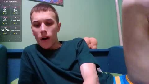 Snapshot of your_honeyy chatting on 11/28/25, 11:07 Mark online show from 11/28/25, 11:07