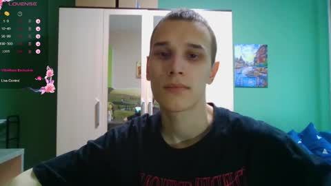 Snapshot of your_honeyy chatting on 04/04/26, 08:23 Mark online show from 04/04/26, 08:23