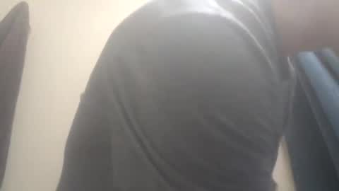 Snapshot of your_hotcamboi chatting on 12/27/24, 06:53 your_hotcamboi online show from 12/27/24, 06:53