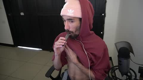 Snapshot of your_ice_cream chatting on 12/01/24, 04:29 Siebel. online show from 12/01/24, 04:29