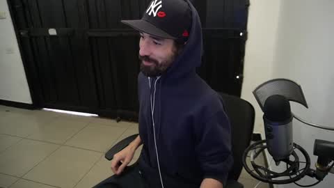 Snapshot of your_ice_cream chatting on 12/18/24, 04:28 Siebel. online show from 12/18/24, 04:28