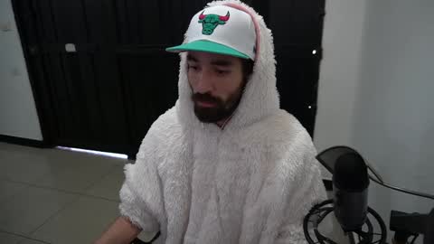 Snapshot of your_ice_cream chatting on 01/17/25, 03:11 Siebel. online show from 01/17/25, 03:11