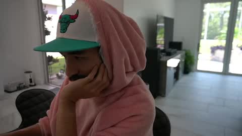 Snapshot of your_ice_cream chatting on 03/07/25, 04:00 Siebel. online show from 03/07/25, 04:00