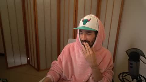 Snapshot of your_ice_cream chatting on 10/22/25, 03:34 Siebel. online show from 10/22/25, 03:34