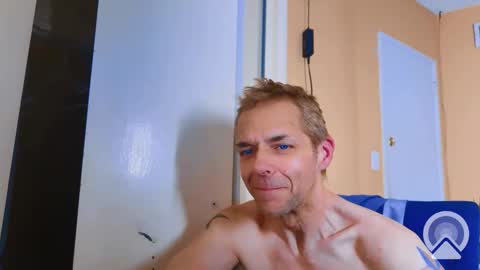 Snapshot of your_king_of_hearts chatting on 03/12/25, 03:02 Sophiestar online show from 03/12/25, 03:02