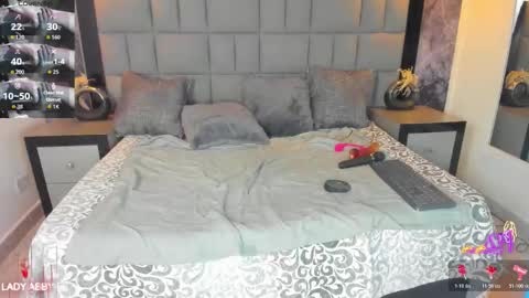 your_lady_milf online show from 12/18/25, 07:42