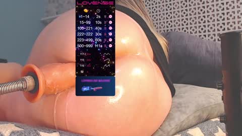 Snapshot of your_lina chatting on 12/13/24, 08:26 AngeLina online show from 12/13/24, 08:26