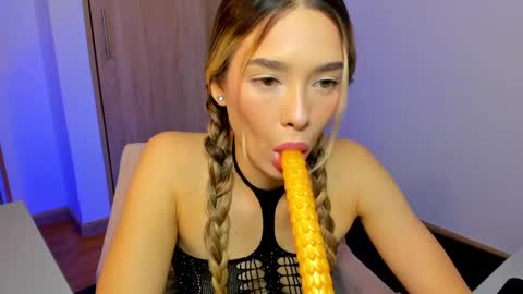 your_little_ online show from 02/19/25, 09:50