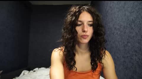 Snapshot of your_little_flexible_girl chatting on 10/26/25, 07:42 Meri online show from 10/26/25, 07:42