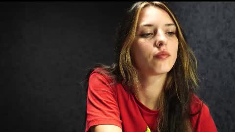 Snapshot of your_little_flexible_girl chatting on 11/15/25, 10:04 Meri online show from 11/15/25, 10:04