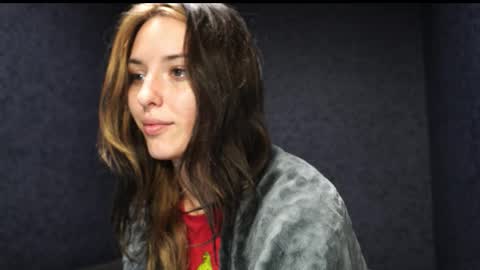 Snapshot of your_little_flexible_girl chatting on 11/16/25, 08:36 Meri online show from 11/16/25, 08:36