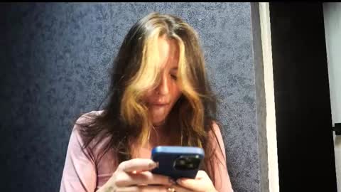 Snapshot of your_little_flexible_girl chatting on 11/24/25, 09:25 Meri online show from 11/24/25, 09:25