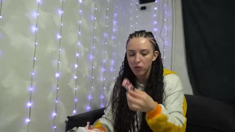 Snapshot of your_little_flexible_girl chatting on 03/06/26, 08:38 Meri online show from 03/06/26, 08:38