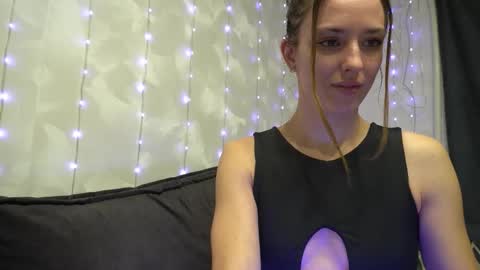 Snapshot of your_little_flexible_girl chatting on 03/27/26, 09:03 Meri online show from 03/27/26, 09:03