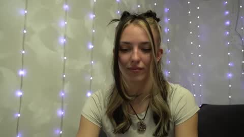Snapshot of your_little_flexible_girl chatting on 03/31/26, 07:58 Meri online show from 03/31/26, 07:58