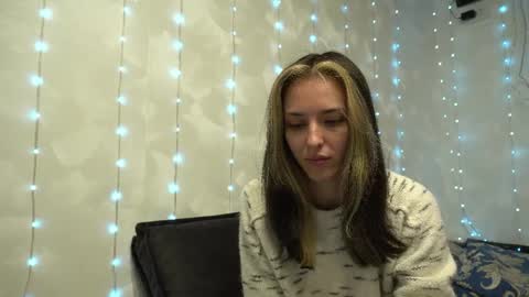 Snapshot of your_little_flexible_girl chatting on 04/08/26, 08:31 Meri online show from 04/08/26, 08:31