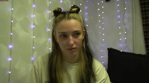 Snapshot of your_little_flexible_girl chatting on 04/21/26, 08:12 Meri online show from 04/21/26, 08:12