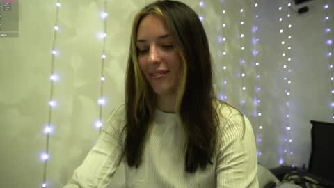Snapshot of your_little_flexible_girl chatting on 04/29/26, 08:04 Meri online show from 04/29/26, 08:04