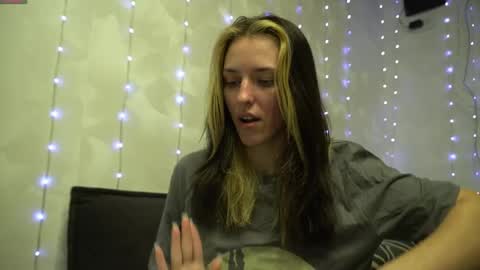 Snapshot of your_little_flexible_girl chatting on 04/30/26, 07:53 Meri online show from 04/30/26, 07:53