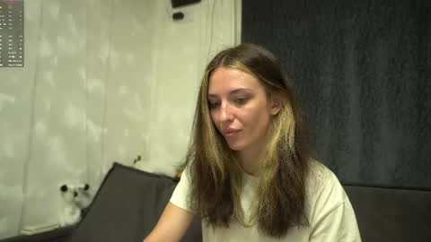 Snapshot of your_little_flexible_girl chatting on 05/30/26, 08:50 Meri online show from 05/30/26, 08:50