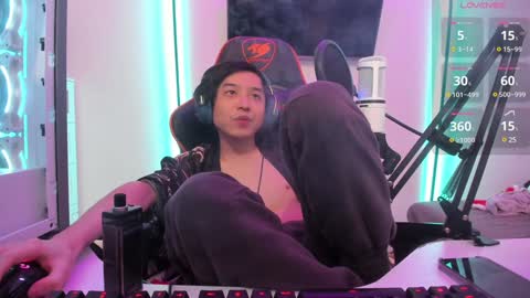 Snapshot of your_little_twink chatting on 12/20/24, 12:19 Han   online show from 12/20/24, 12:19