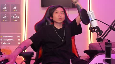 Snapshot of your_little_twink chatting on 01/17/25, 02:18 Han   online show from 01/17/25, 02:18