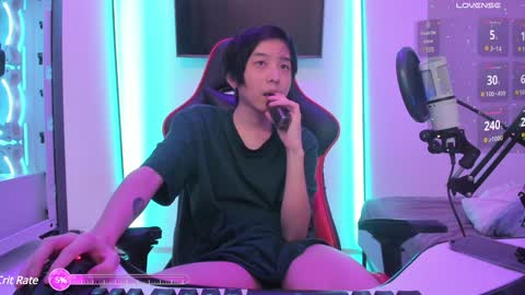 Snapshot of your_little_twink chatting on 02/02/25, 11:32 Han   online show from 02/02/25, 11:32