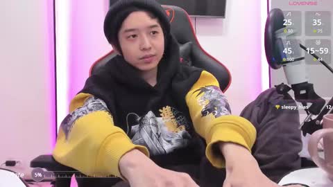 Snapshot of your_little_twink chatting on 03/05/25, 02:46 Han   online show from 03/05/25, 02:46