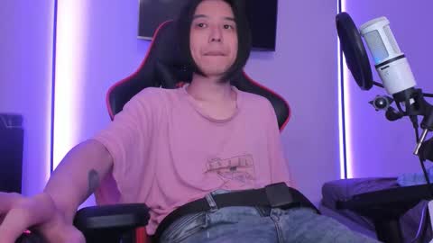 Snapshot of your_little_twink chatting on 09/13/25, 02:33 Han   online show from 09/13/25, 02:33