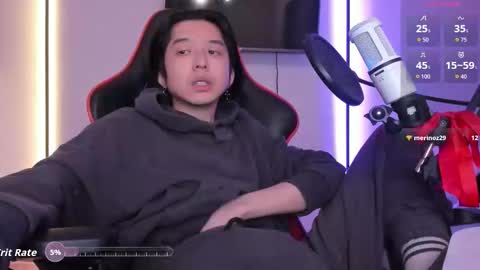 Snapshot of your_little_twink chatting on 10/16/25, 11:06 Han   online show from 10/16/25, 11:06