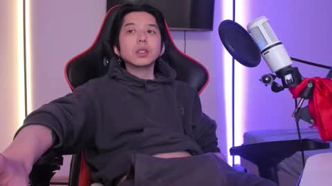 Snapshot of your_little_twink chatting on 10/18/25, 02:47 Han   online show from 10/18/25, 02:47