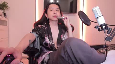 Snapshot of your_little_twink chatting on 11/30/25, 11:42 Han online show from 11/30/25, 11:42