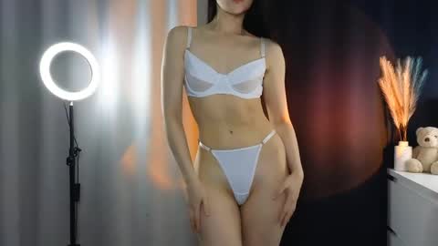 Snapshot of your_littlecharlotte chatting on 03/29/26, 07:47 Alex The next broadcast is on online show from 03/29/26, 07:47