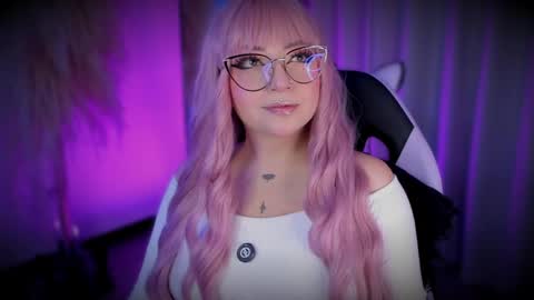 Cami independent model online show from 04/18/26, 08:18