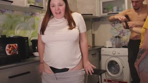 Snapshot of your_madhurricane chatting on 12/13/24, 12:17 Daria and Lesia online show from 12/13/24, 12:17