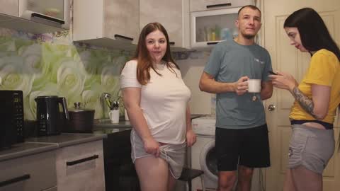 Snapshot of your_madhurricane chatting on 12/15/24, 04:40 Daria and Lesia online show from 12/15/24, 04:40