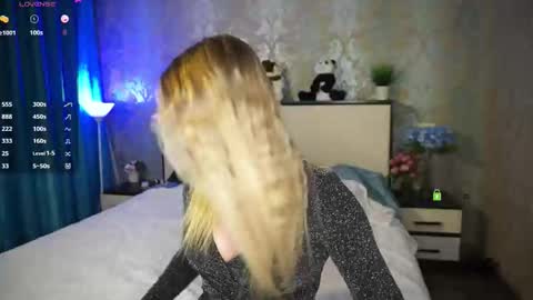 Snapshot of your_marimary chatting on 10/25/25, 08:14 Mary online show from 10/25/25, 08:14