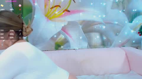 Snapshot of your_milf_lilly chatting on 01/18/25, 10:06 Lilly online show from 01/18/25, 10:06