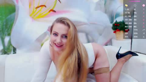 Snapshot of your_milf_lilly chatting on 10/03/25, 06:10 Lilly online show from 10/03/25, 06:10