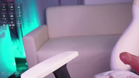 Snapshot of your_naughtytrans chatting on 10/25/25, 02:19 SASKYA VALERIA online show from 10/25/25, 02:19