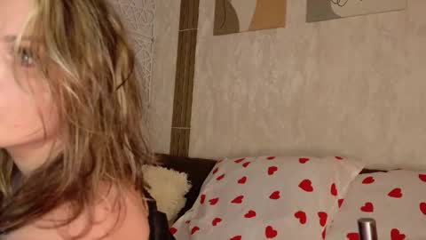 Snapshot of your_nylon_anna chatting on 04/05/26, 04:48 Anna online show from 04/05/26, 04:48