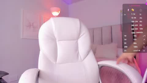 Snapshot of your_petite18 chatting on 03/03/26, 11:32 your_petite18 online show from 03/03/26, 11:32