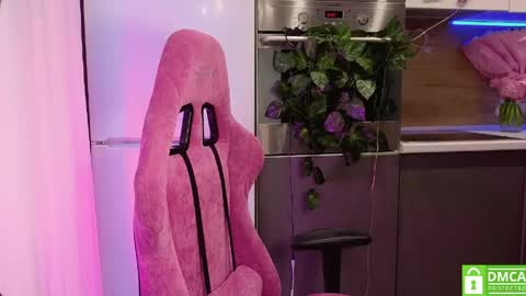 Snapshot of your_psychologist chatting on 04/10/26, 12:49 Alice online show from 04/10/26, 12:49